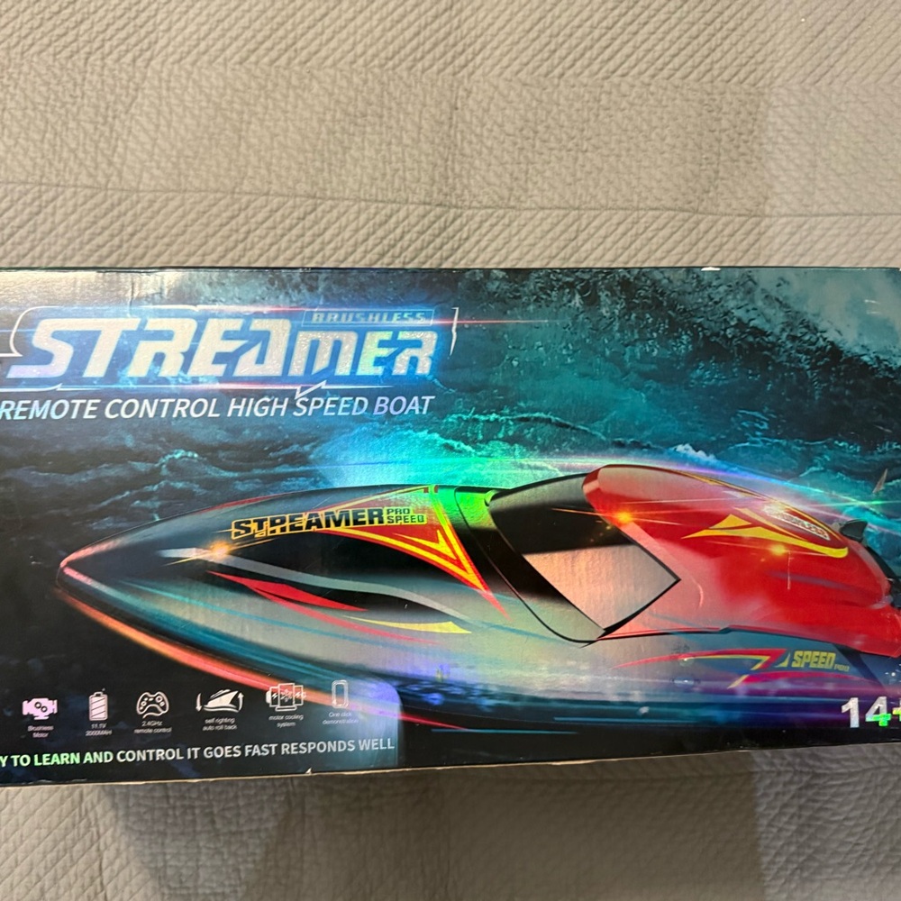 Streamer Remote Control High Speed Boat